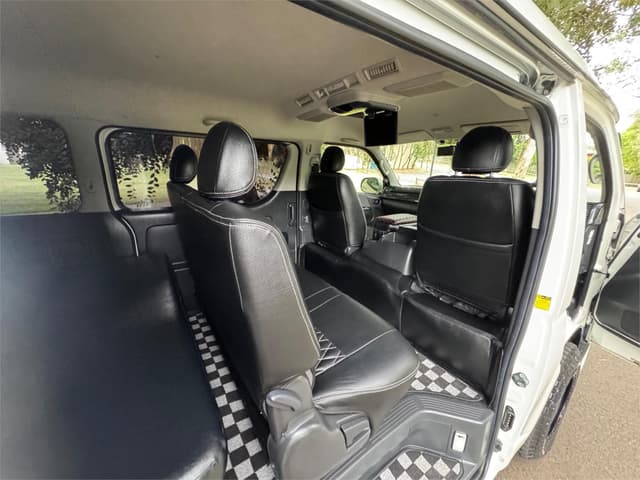 2010 Toyota HiAce JDM car for sale — photo 10 of 23