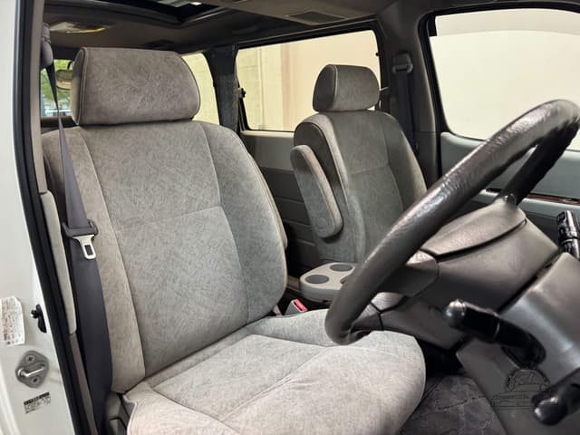 1999 Toyota Regius JDM car for sale — photo 25 of 25