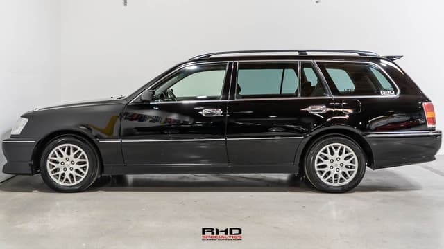 2001 Toyota Crown JDM car for sale — photo 4 of 25