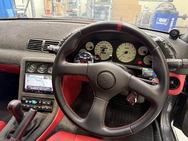 1992 Nissan Skyline JDM car for sale — photo 15 of 19