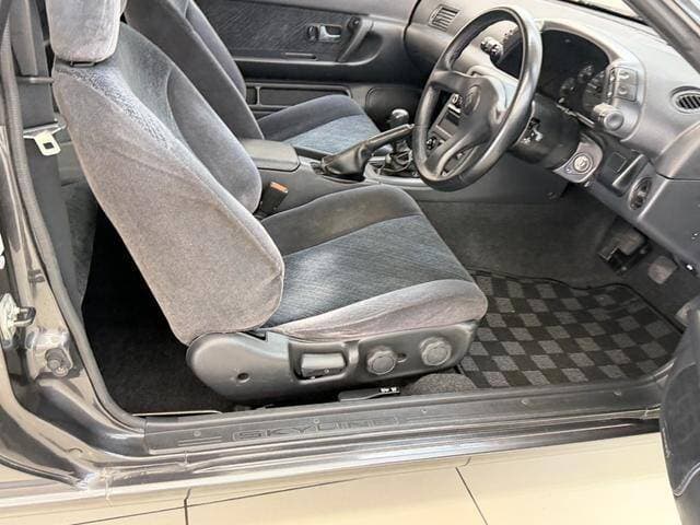 1991 Nissan Skyline JDM car for sale — photo 10 of 17