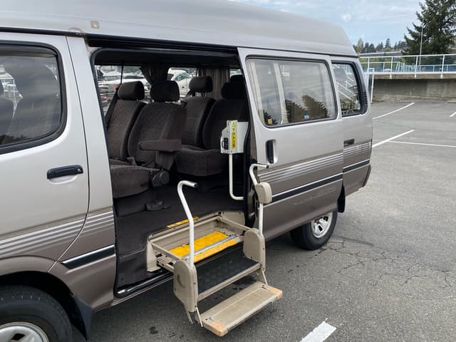 1996 Toyota HiAce JDM car for sale — photo 9 of 10