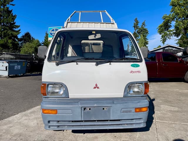 1995 Mitsubishi Minicab JDM car for sale — photo 2 of 25