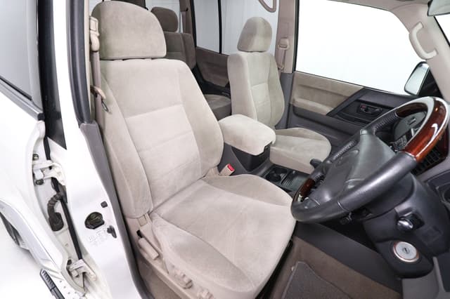 2000 Mitsubishi Pajero JDM car for sale — photo 17 of 25