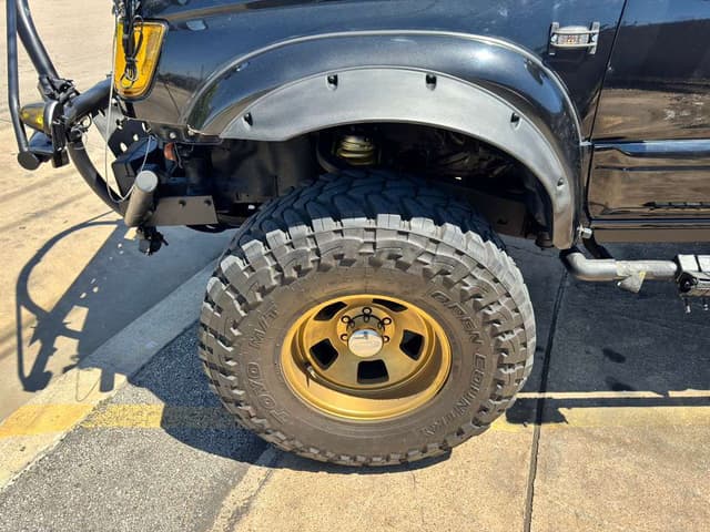 1996 Toyota Hilux JDM car for sale — photo 14 of 17