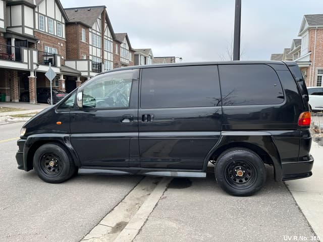 1998 Mitsubishi Delica JDM car for sale — photo 4 of 25