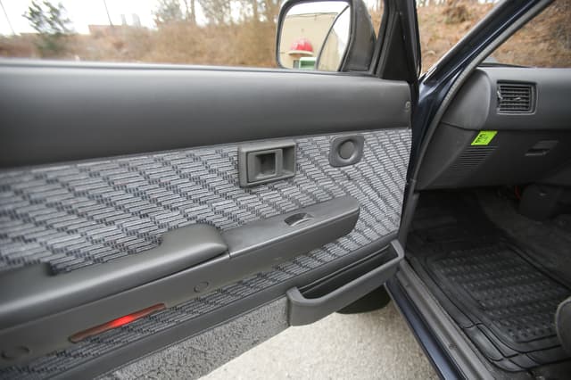 1995 Toyota Hilux JDM car for sale — photo 12 of 25