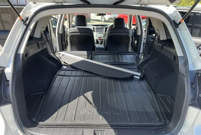 2011 Subaru Legacy JDM car for sale — photo 12 of 25