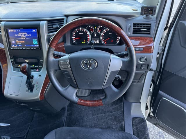 2010 Toyota Alphard JDM car for sale — photo 10 of 19