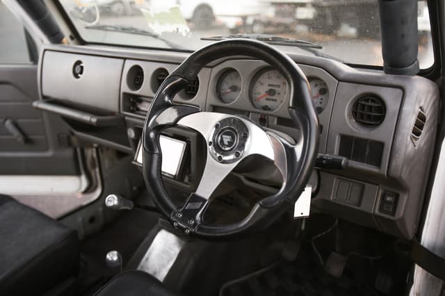 1998 Suzuki Jimny JDM car for sale — photo 7 of 25