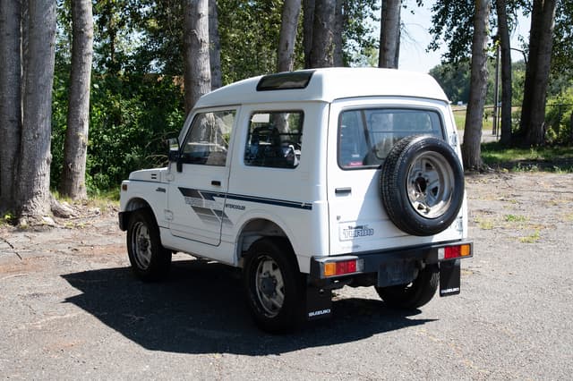 1990 Suzuki Jimny JDM car for sale — photo 4 of 12