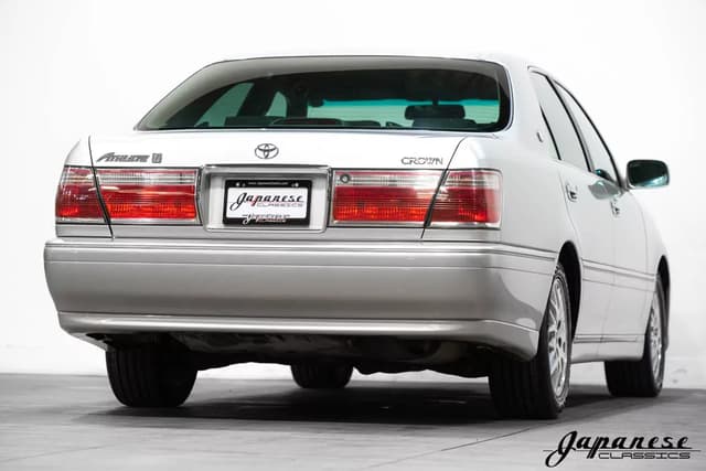 1998 Toyota Crown JDM car for sale — photo 8 of 25