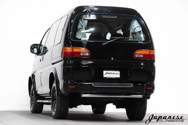 1998 Mitsubishi Delica JDM car for sale — photo 6 of 25
