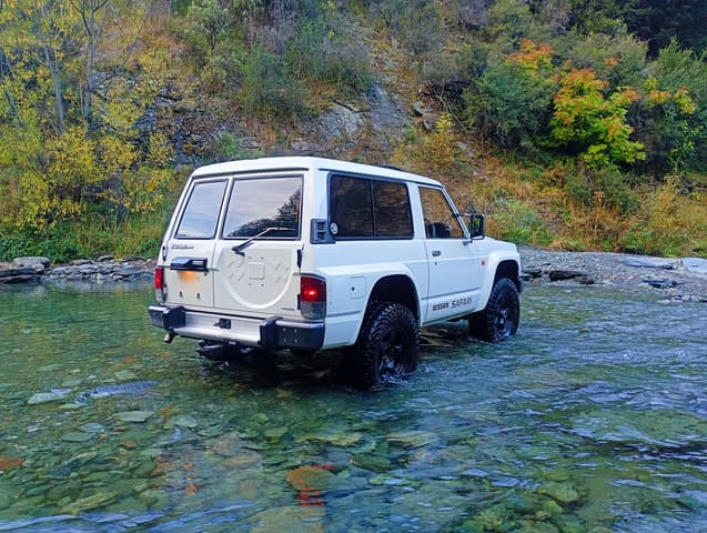1988 Nissan Safari JDM car for sale — photo 3 of 25