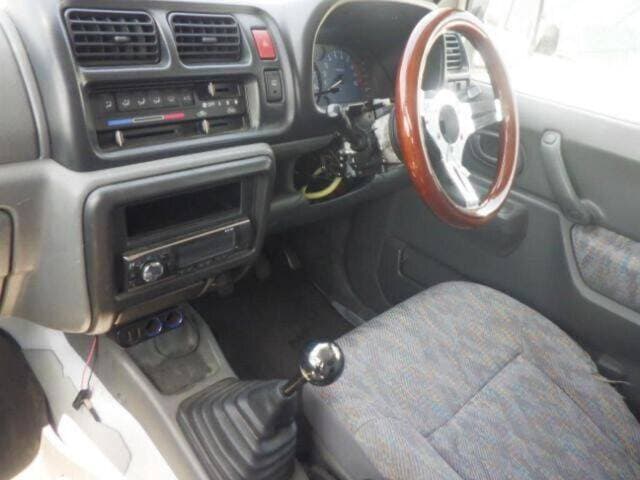 2001 Suzuki Jimny JDM car for sale — photo 3 of 8