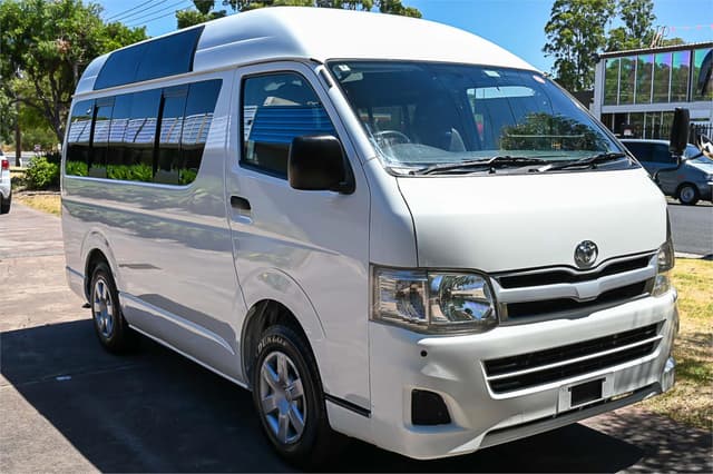 2011 Toyota HiAce JDM car for sale — photo 11 of 22
