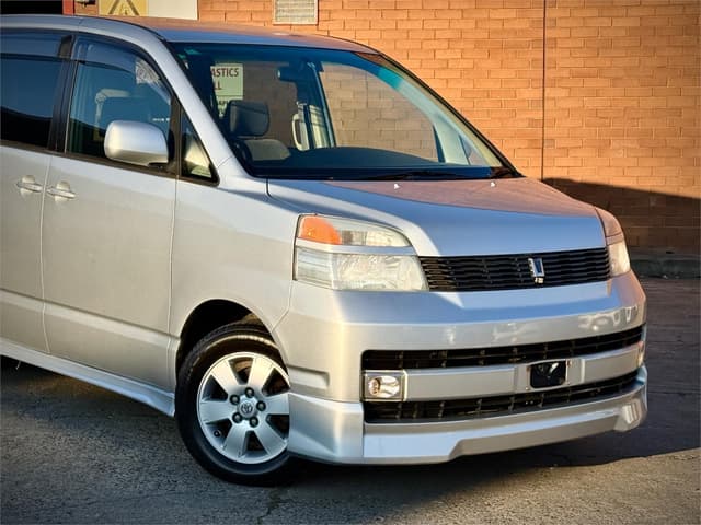 2003 Toyota Voxy JDM car for sale — photo 7 of 25