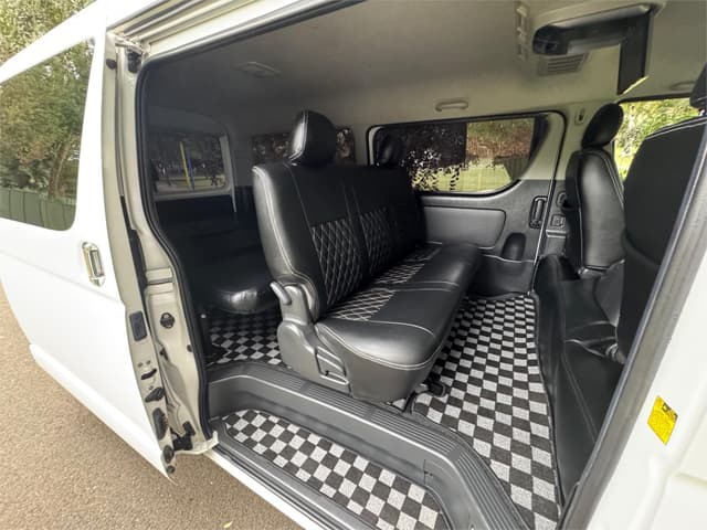 2010 Toyota HiAce JDM car for sale — photo 14 of 23