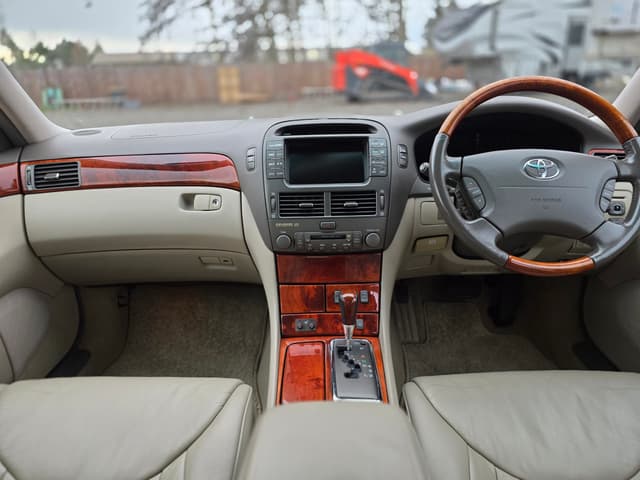 2000 Toyota Celsior JDM car for sale — photo 4 of 14