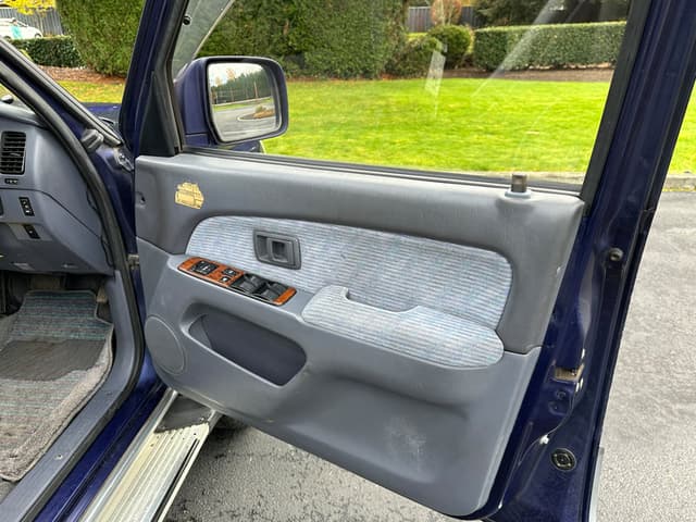 1996 Toyota Hilux Surf JDM car for sale — photo 10 of 10
