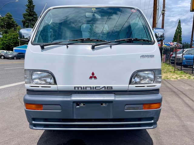 1998 Mitsubishi Minicab JDM car for sale — photo 2 of 25
