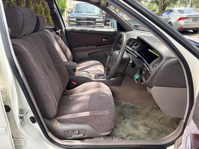 1997 Toyota Chaser JDM car for sale — photo 11 of 17