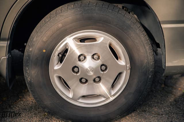 2001 Toyota Granvia JDM car for sale — photo 12 of 25