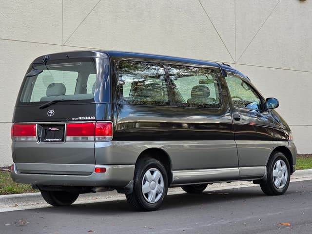 1998 Toyota HiAce JDM car for sale — photo 17 of 22