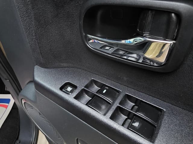2009 Mitsubishi Delica JDM car for sale — photo 9 of 24
