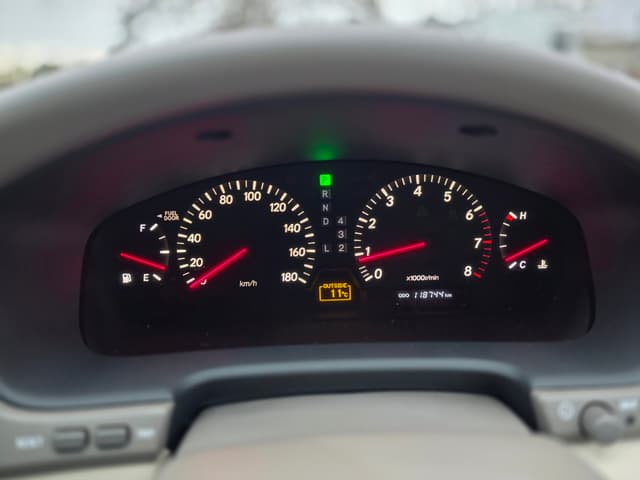 2000 Toyota Celsior JDM car for sale — photo 2 of 14