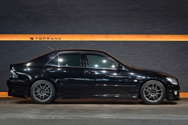 2002 Toyota Altezza JDM car for sale — photo 10 of 25