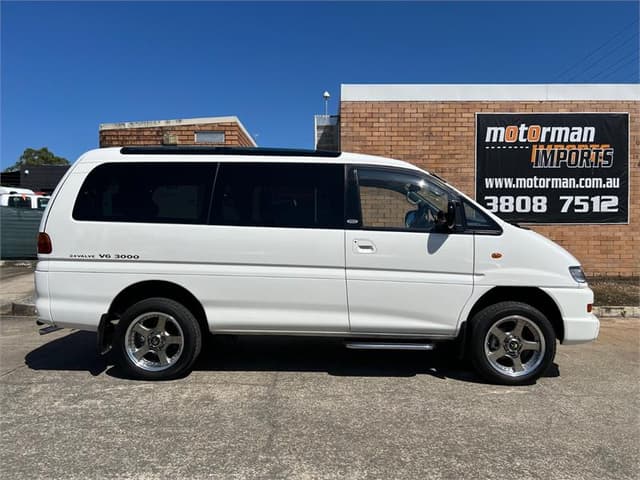 2001 Mitsubishi Delica JDM car for sale — photo 5 of 17