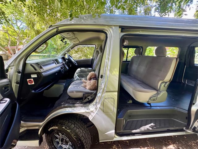 2007 Toyota HiAce JDM car for sale — photo 23 of 25