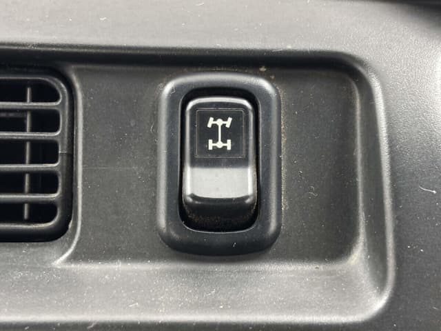 2001 Daihatsu Hijet JDM car for sale — photo 13 of 25