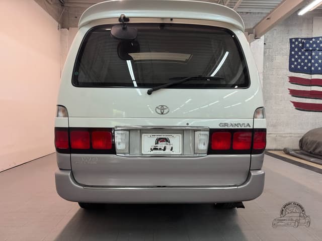 1997 Toyota Granvia JDM car for sale — photo 19 of 25