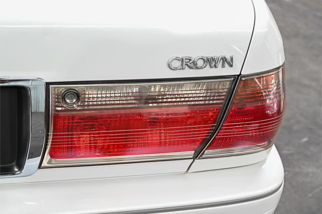 2000 Toyota Crown JDM car for sale — photo 7 of 20