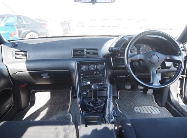 1990 Nissan Skyline JDM car for sale — photo 6 of 10