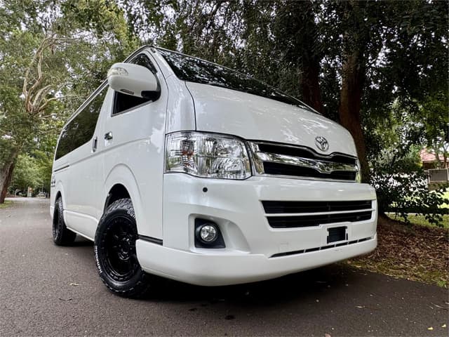 2010 Toyota HiAce JDM car for sale — photo 3 of 23