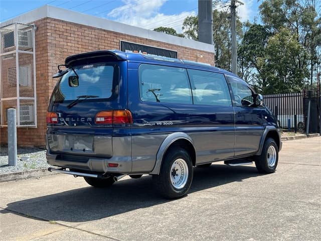 1997 Mitsubishi Delica JDM car for sale — photo 6 of 19
