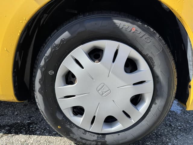 2009 Honda Fit JDM car for sale — photo 17 of 19