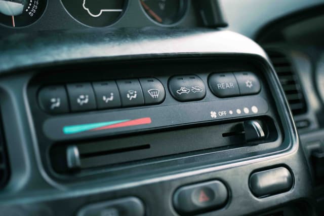 2000 Mitsubishi Delica JDM car for sale — photo 15 of 25