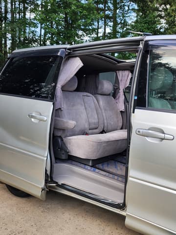 2001 Toyota Estima JDM car for sale — photo 14 of 25