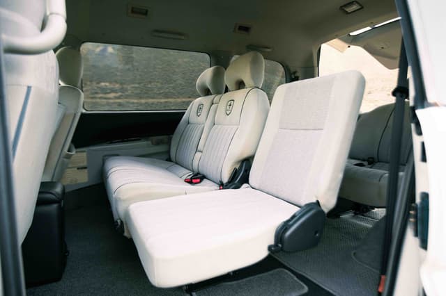 2000 Mitsubishi Delica JDM car for sale — photo 18 of 25