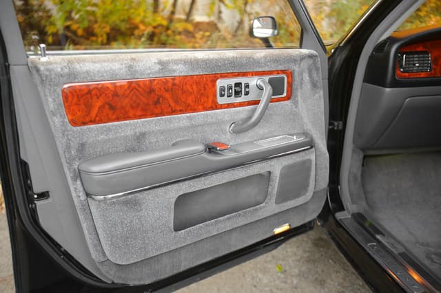 Toyota Century JDM car for sale — photo 21 of 25