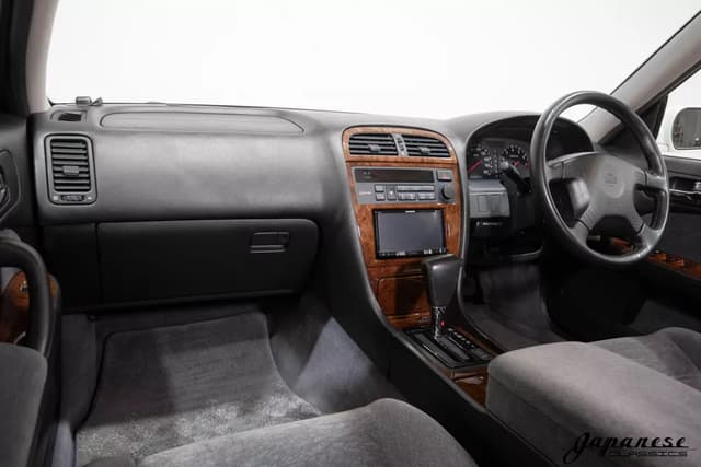 1998 Nissan Gloria JDM car for sale — photo 9 of 25