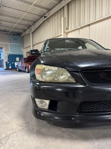 1998 Toyota Altezza JDM car for sale — photo 12 of 25