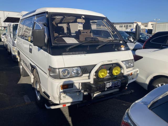 1991 Mitsubishi Delica JDM car for sale — photo 2 of 10