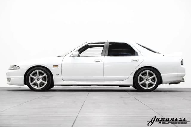 1994 Nissan Skyline JDM car for sale — photo 4 of 25
