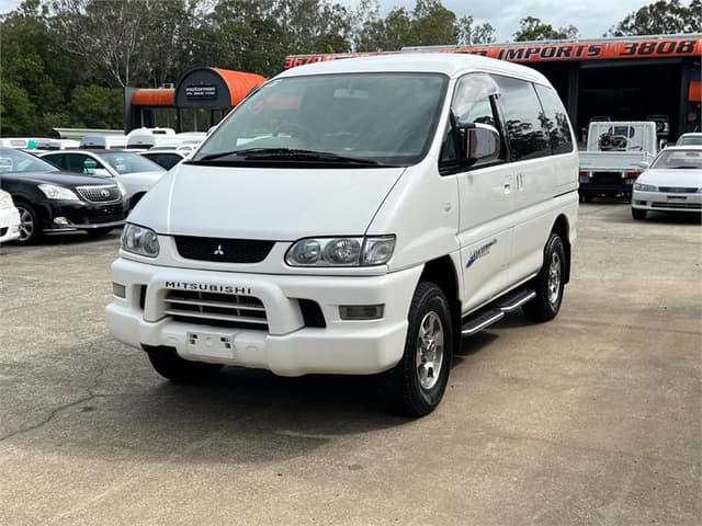2005 Mitsubishi Delica JDM car for sale — photo 5 of 15