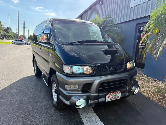 2000 Mitsubishi Delica JDM car for sale — photo 12 of 19